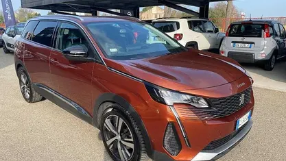 Usata Peugeot 5008 Allure 177 CV (130 kW) 2022 Marrone SUV