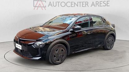 Usado Lancia Ypsilon 110 HP (80 kW) 2025 Preto Citadino