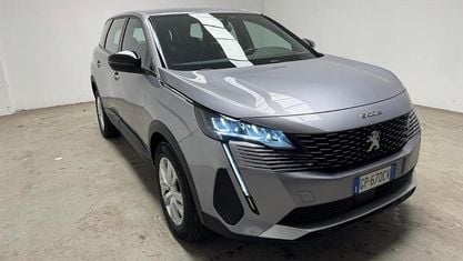 Käytetty Peugeot 5008 Active 131 HP (96 kW) 2023 Harmaa Katumaasturi