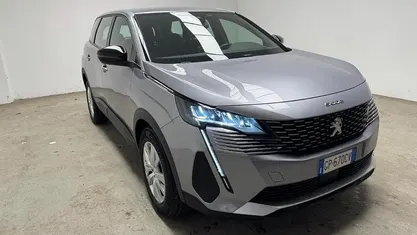 Usata Peugeot 5008 Active 131 CV (96 kW) 2023 Grigio SUV