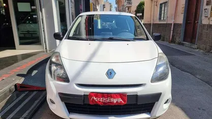Bianco Usata 2012 Renault Clio III Dynamique Tre volumi | 3999 € (Buon prezzo)