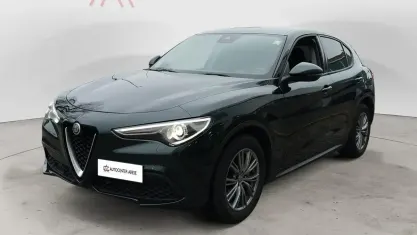 Begagnad Alfa Romeo Stelvio Business 160 HK (117 kW) 2021 Grön SUV