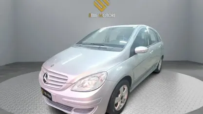 Usata Mercedes B180 109 CV (80 kW) 2008 Bianco Monovolume
