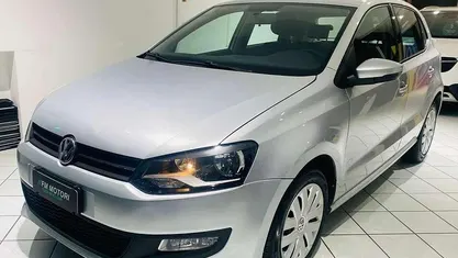 Usata 2014 VW Polo Comfortline Tre volumi | 7800 € (Buon prezzo)