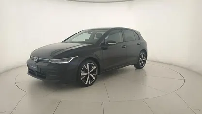 Grenadill black metallizzato Usata 2025 VW Golf Edition Tre volumi | 31.900 € (Buon prezzo)