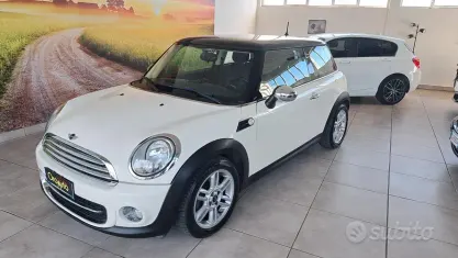 Usata Mini Cooper D 112 CV (82 kW) 2011 Beige Utilitaria