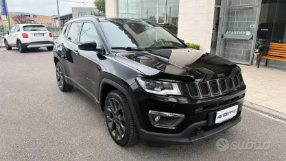 Usado Jeep Compass 120 HP (88 kW) 2020 Preto SUV