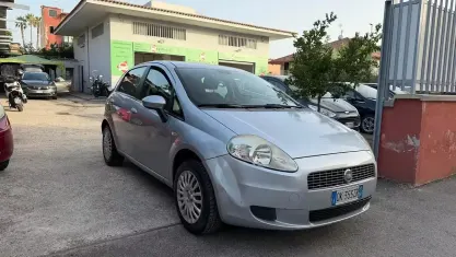 Usata Fiat Grande Punto Dynamic 77 CV (56 kW) 2007 Grigio Utilitaria