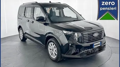 Usata Ford Tourneo Courier Titanium 124 CV (91 kW) 2025 Nero Monovolume