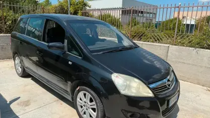 Usata Opel Zafira 94 CV (69 kW) 2008 Nero Monovolume