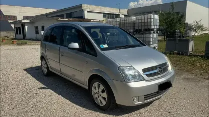 Usata Opel Meriva Cosmo 101 CV (74 kW) 2003 Grigio Monovolume