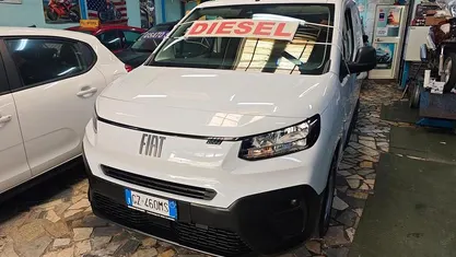 Usata Fiat Doblò 101 CV (74 kW) 2025 Monovolume