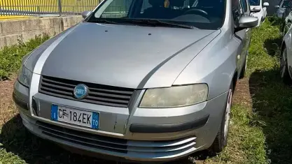 Usata Fiat Stilo Dynamic 103 CV (75 kW) 2003 Grigio Berlina