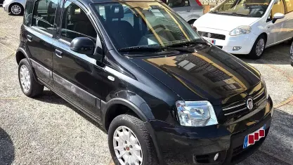Usata Fiat Panda 4x4 69 CV (50 kW) 2012 Nero Utilitaria