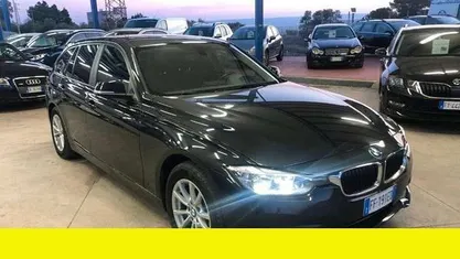 Nero Usata 2016 BMW 318 Tre volumi | 10.500 € (Cara)