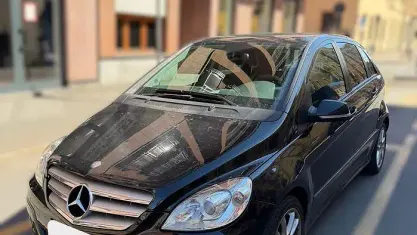 Usata Mercedes B180 Premium 109 CV (80 kW) 2010 Nero Monovolume