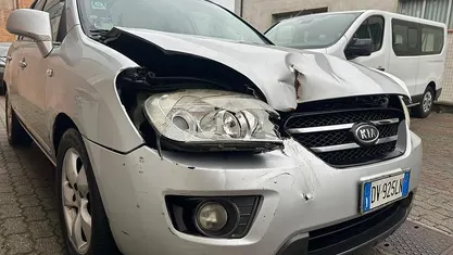 Grigio Usata 2007 Kia Carens Family Monovolume | 1600 € (Ottimo prezzo)