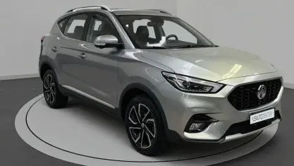 Usata MG ZS Comfort 106 CV (77 kW) 2024 Bianco pastello Berlina