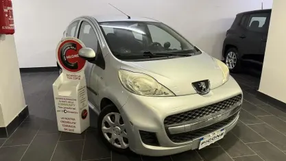 Usata Peugeot 107 68 CV (50 kW) 2009 Grigio Utilitaria