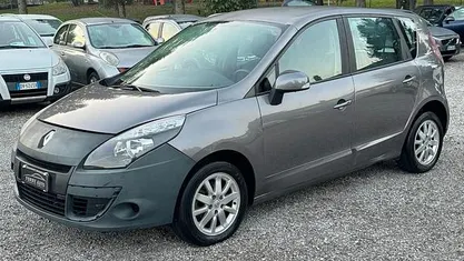 Grigio Usata 2011 Renault Scénic III Monovolume | 3200 € (Buon prezzo)