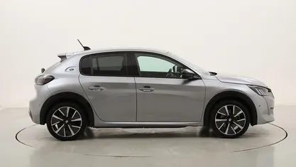 Begagnad Peugeot e-208 GT 56 kW (77 HK) 2021 Halvkombi