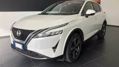 Usata Nissan Qashqai N-Connecta 140 CV (102 kW) 2023 Bianco SUV