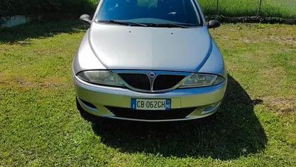 Occasion Lancia Ypsilon 60 ch (44 kW) 2002 Argent Citadine