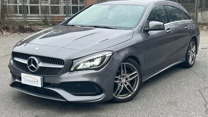 Usata Mercedes CLA200 Premium 136 CV (100 kW) 2017 Grigio Berlina