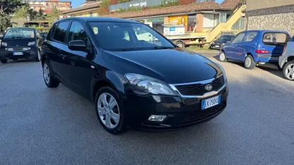 Usata Kia Ceed LX 90 CV (66 kW) 2011 Nero Utilitaria