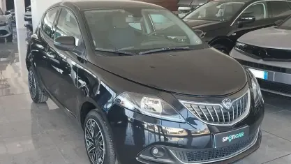 Usata Lancia Ypsilon 69 CV (50 kW) 2024 Nero Utilitaria
