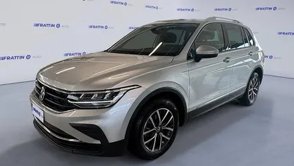 Usata VW Tiguan Life 131 CV (96 kW) 2021 Grigio SUV