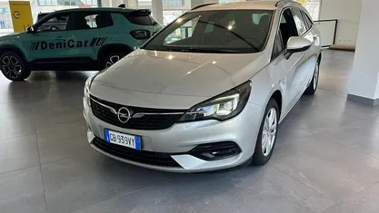 Grigio argento Usata 2020 Opel Astra GS Line Station wagon | 14.990 € (Cara)