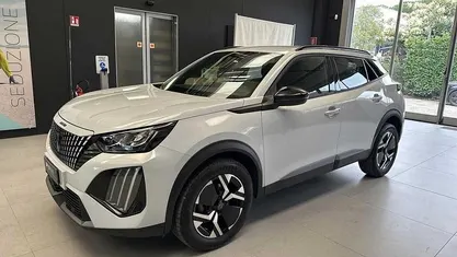 Usata 2024 Peugeot 2008 Allure SUV | 18.900 € (Buon prezzo)