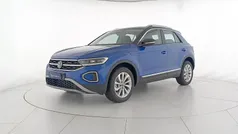 Ravenna blue metallizzato nero Nuova 2025 VW T-Roc Style SUV | 25.900 € (Ottimo prezzo)