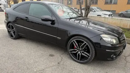 Usata Mercedes CLC220 150 CV (110 kW) 2008 Nero Coupé