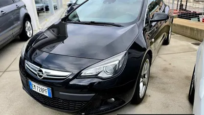 Usata Opel Astra GTC Cosmo 165 CV (121 kW) 2012 Berlina