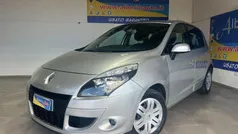 Argento Usata 2010 Renault Scénic III Dynamique Monovolume | 2900 € (Buon prezzo)