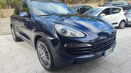 Blu/azzurro Usata 2011 Porsche Cayenne SUV | 14.950 € (Ottimo prezzo)