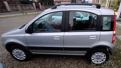 Usata Fiat Panda 4x4 Climbing 59 CV (43 kW) 2005 Utilitaria