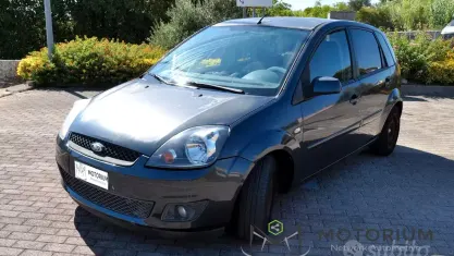 Usata Ford Fiesta 68 CV (50 kW) 2007 Nero Utilitaria