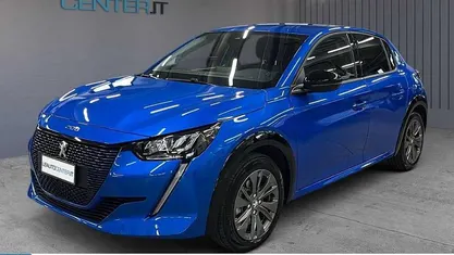 Usata Peugeot e-208 Active 100 kW (136 CV) 2023 Blu/azzurro Utilitaria