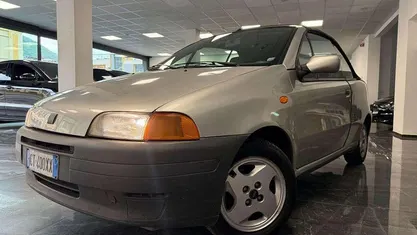 Usata Fiat Punto Cabriolet 60 CV (44 kW) 2000 Grigio Cabrio