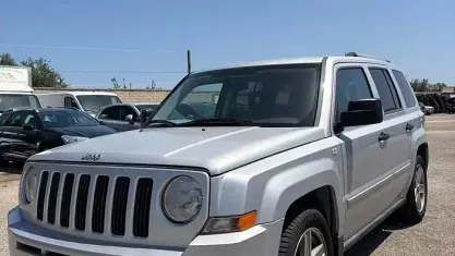 Usata Jeep Patriot Limited 140 CV (102 kW) 2007 Grigio SUV