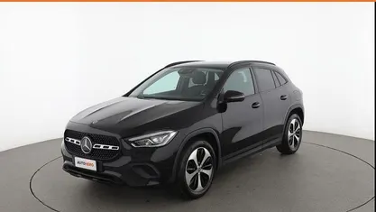 Second-hand Mercedes GLA200 Executive 163 CP (119 kW) 2021 Negru SUV