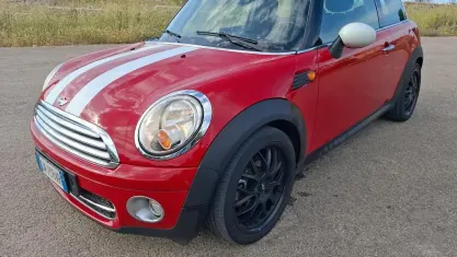Usata Mini Cooper D 109 CV (80 kW) 2009 Rosso Utilitaria