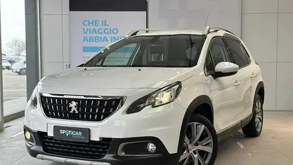 Usata Peugeot 2008 Allure 102 CV (75 kW) 2018 Bianco SUV