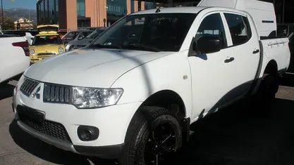 Usata Mitsubishi L200 Invite 136 CV (100 kW) 2014 Bianco Pick-up
