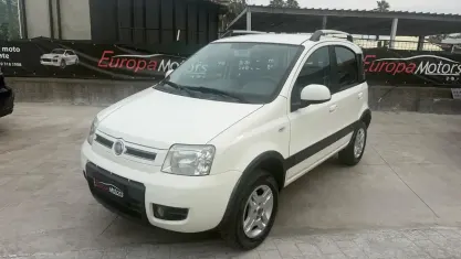 Usata Fiat Panda 4x4 Climbing 75 CV (55 kW) 2011 Bianco Utilitaria