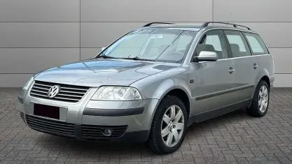 Usata VW Passat Business 131 CV (96 kW) 2003 Grigio Station wagon