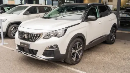 Używany Peugeot 3008 Allure 131 KM (96 kW) 2018 Biały SUV